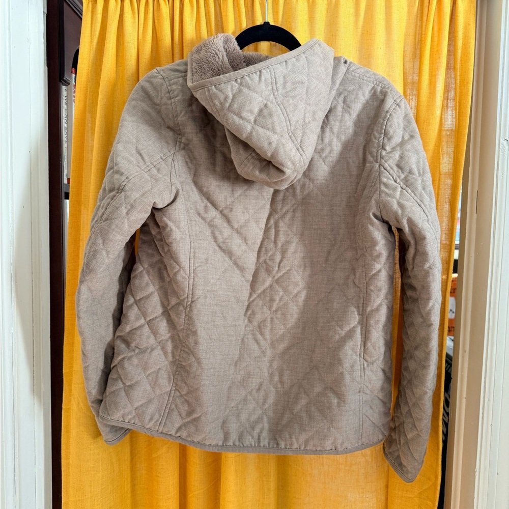 Quilted Fuzzy Lightweight Jacket - Picture 2 of 4